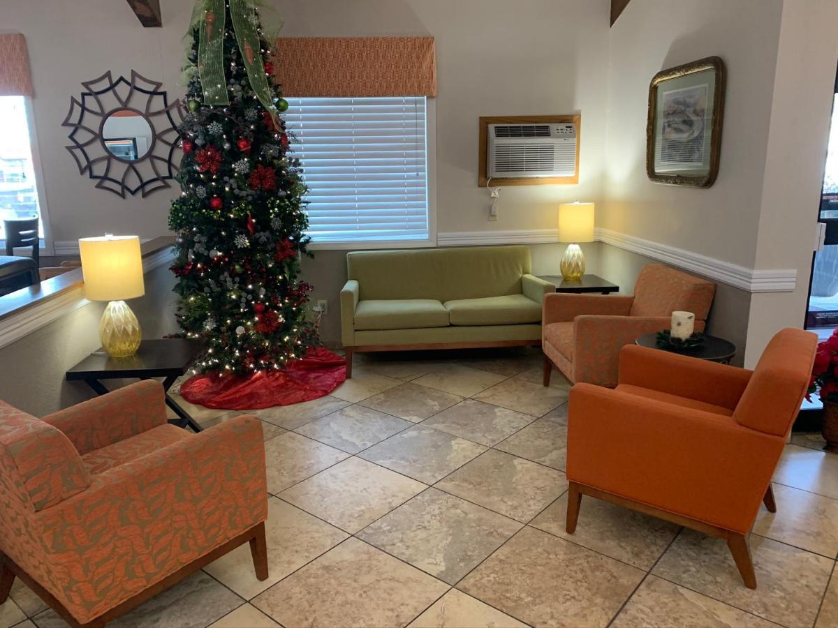 Nichols Inn & Suites Hastings Екстериор снимка
