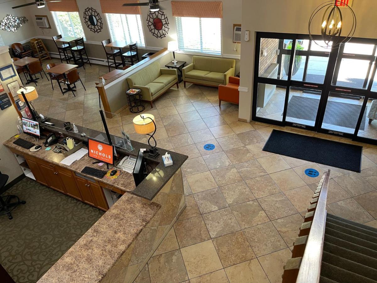 Nichols Inn & Suites Hastings Екстериор снимка