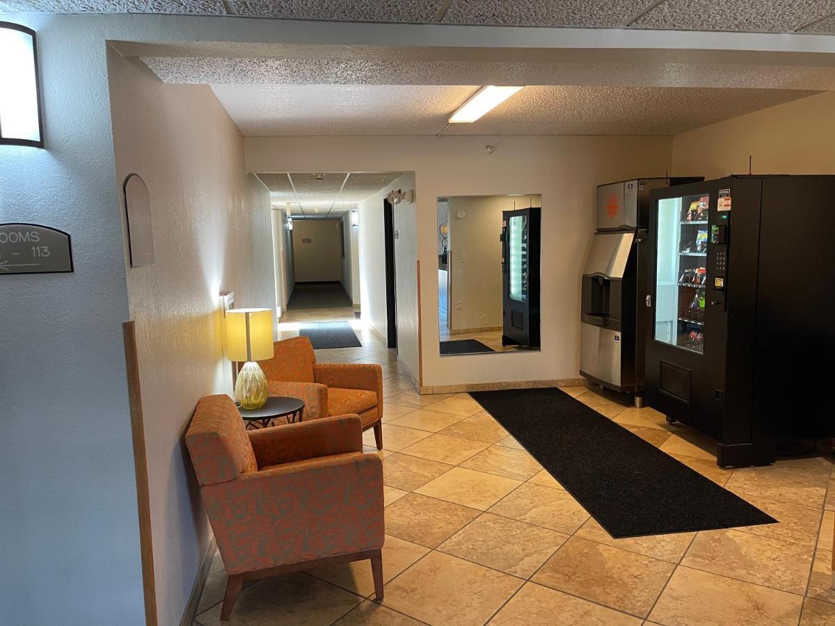 Nichols Inn & Suites Hastings Екстериор снимка