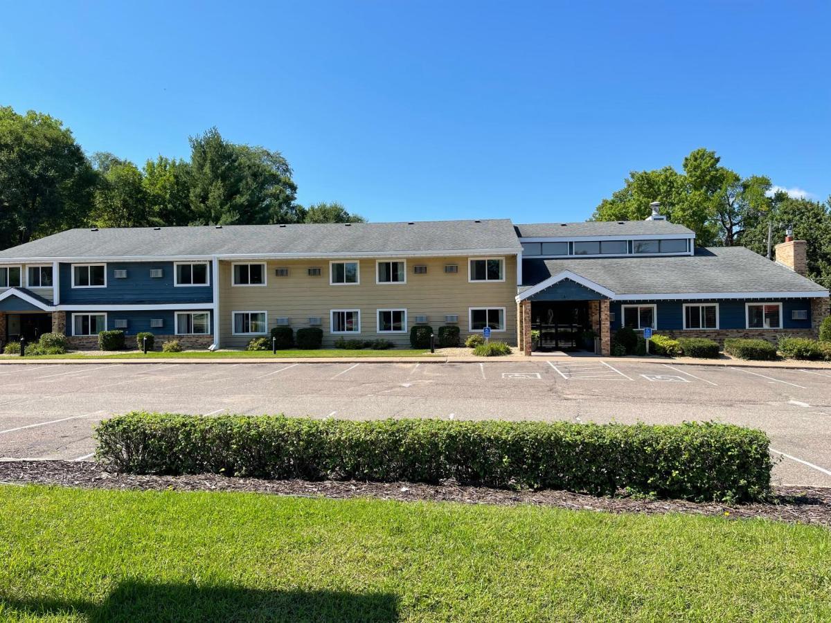 Nichols Inn & Suites Hastings Екстериор снимка