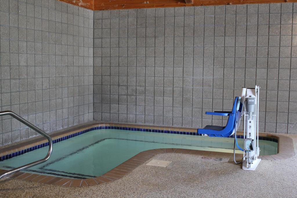 Nichols Inn & Suites Hastings Екстериор снимка